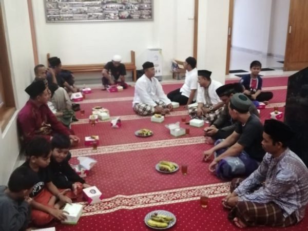 Buka Puasa Bersama di Masjid Jami Ad Da'wah Balandongan